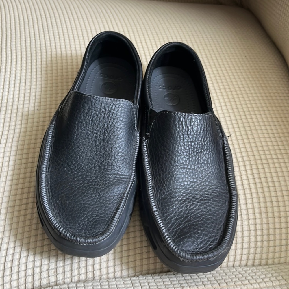 Croc walu slip ons